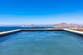 Arch views Infinity Pool Cozy Close to Beaches